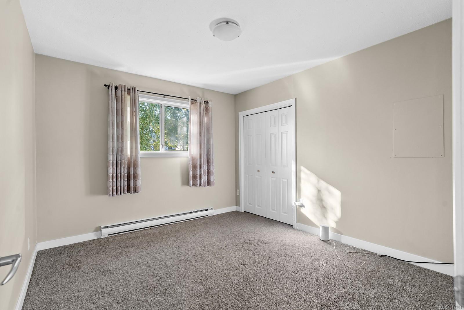 195 Moss Avenue Parksville, BC 18