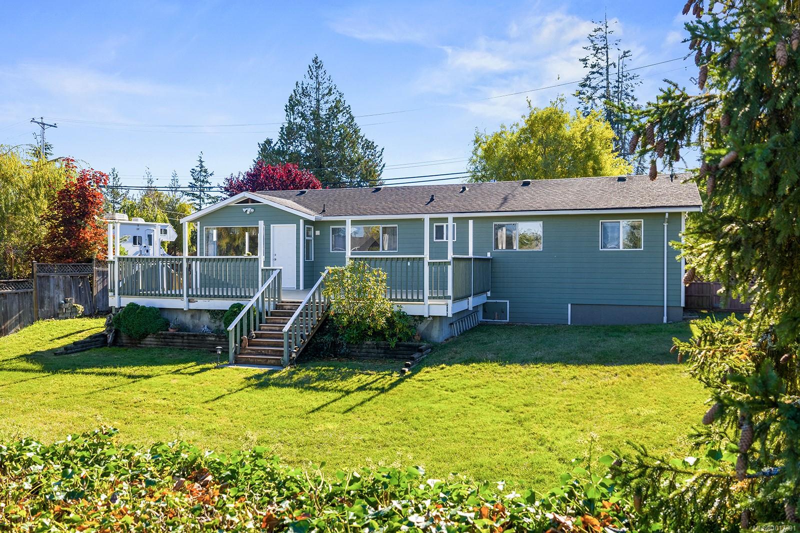 195 Moss Avenue Parksville, BC 3