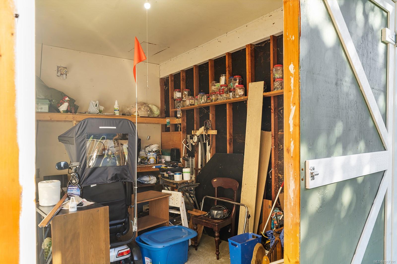 195 Moss Avenue Parksville, BC 25