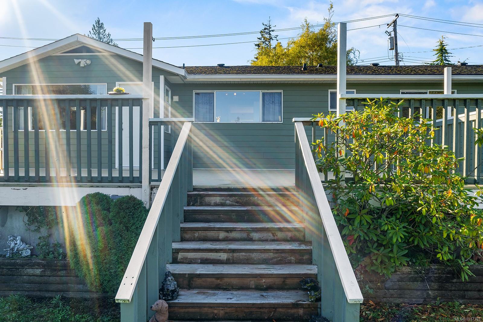 195 Moss Avenue Parksville, BC 29