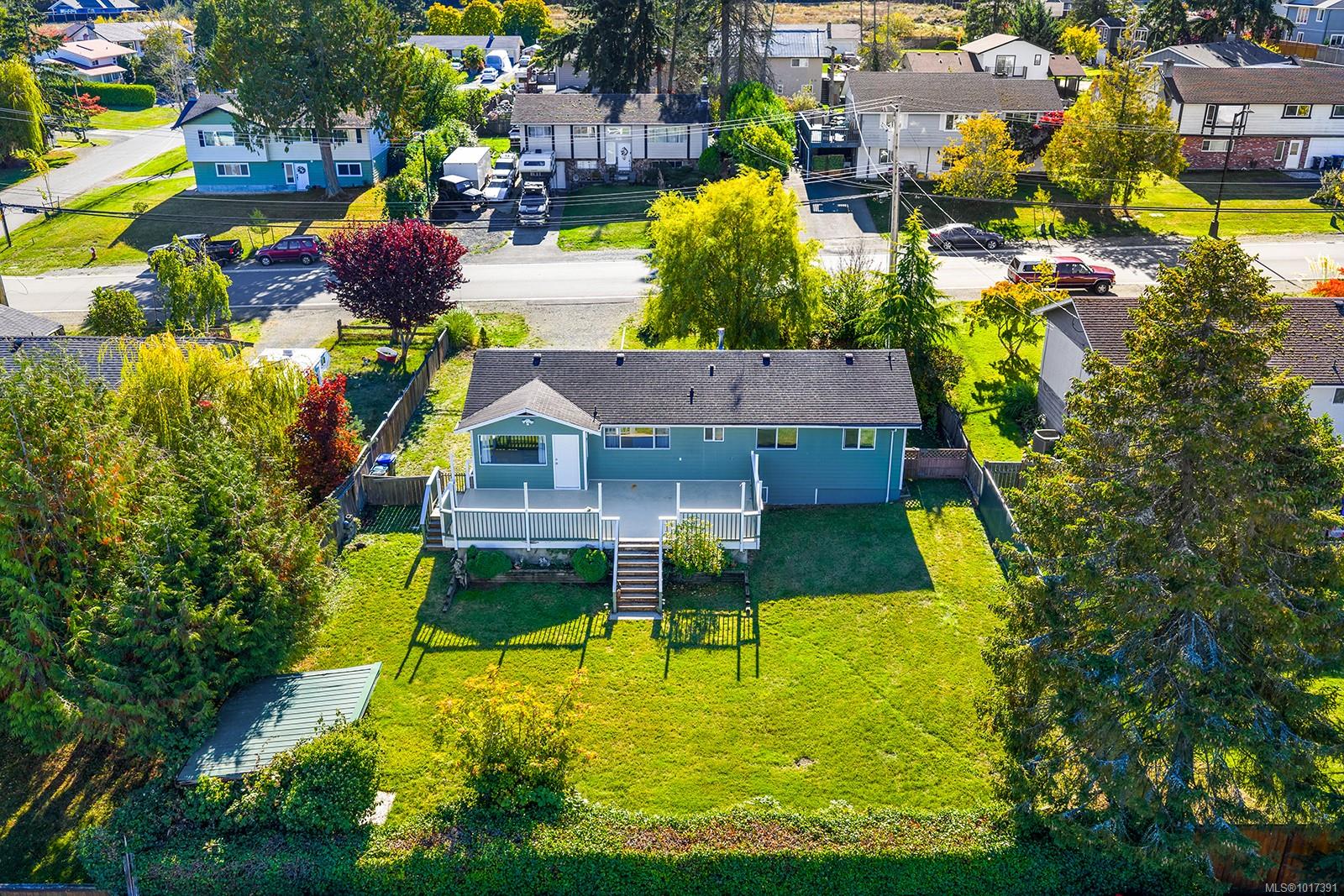 195 Moss Avenue Parksville, BC 4