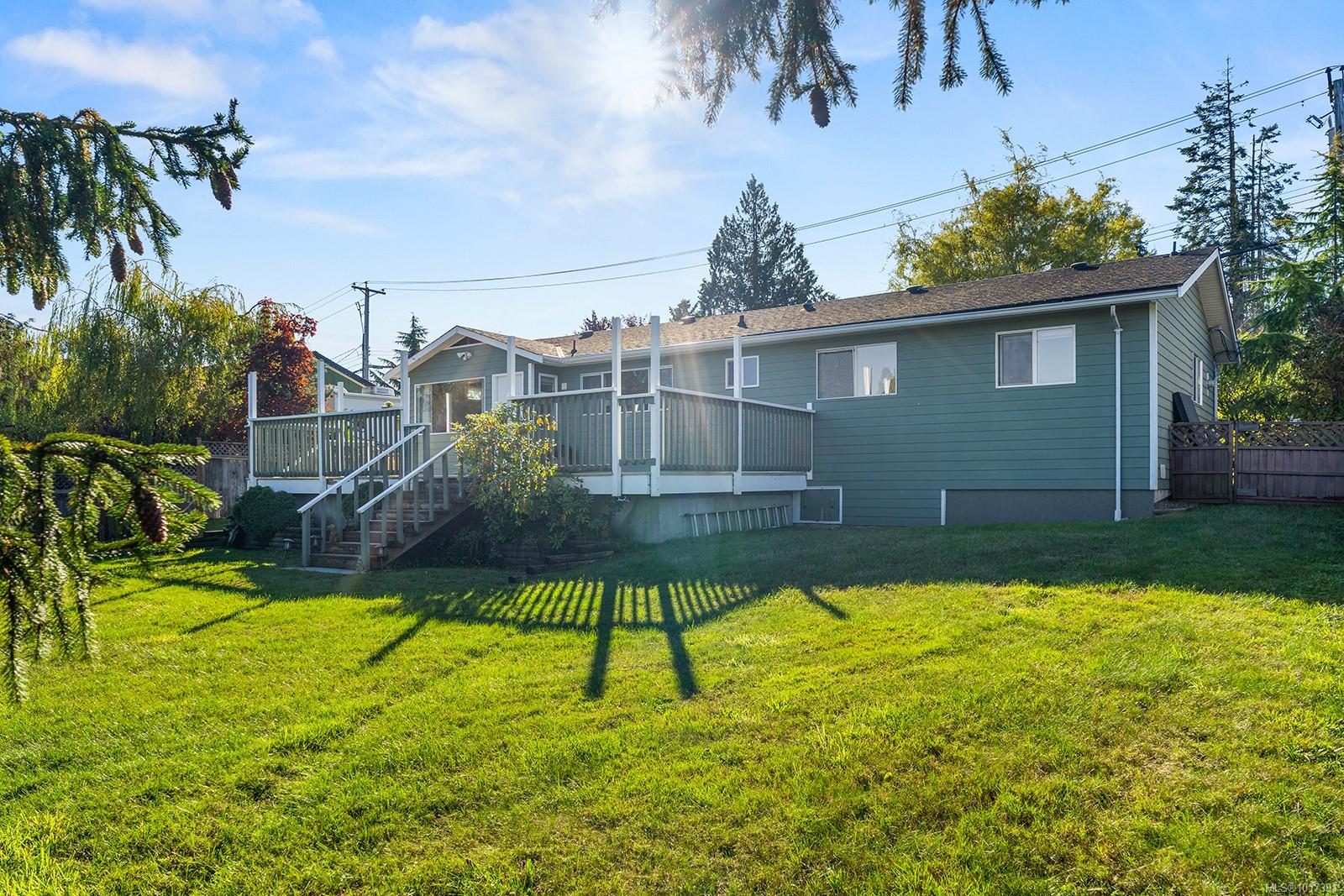 195 Moss Avenue Parksville, BC 31