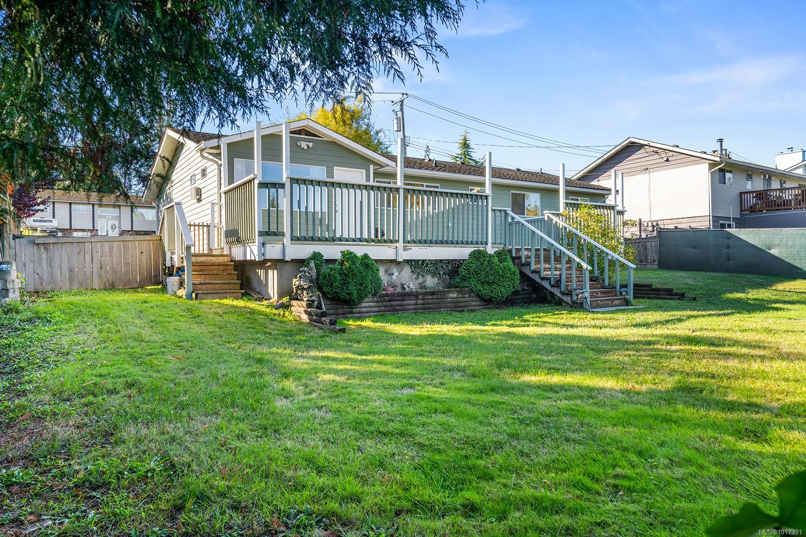 195 Moss Avenue Parksville, BC 32