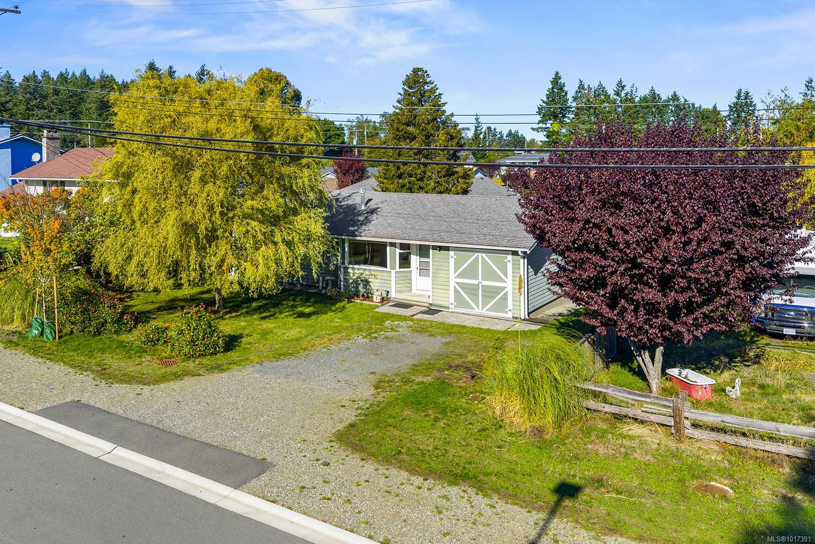 195 Moss Avenue Parksville, BC 36