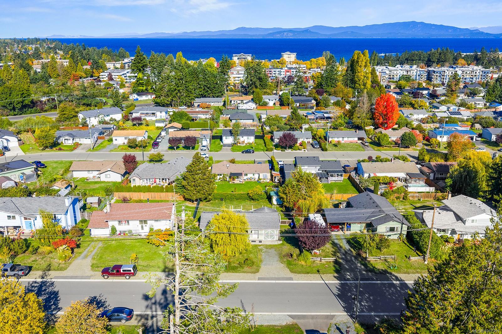 195 Moss Avenue Parksville, BC 37