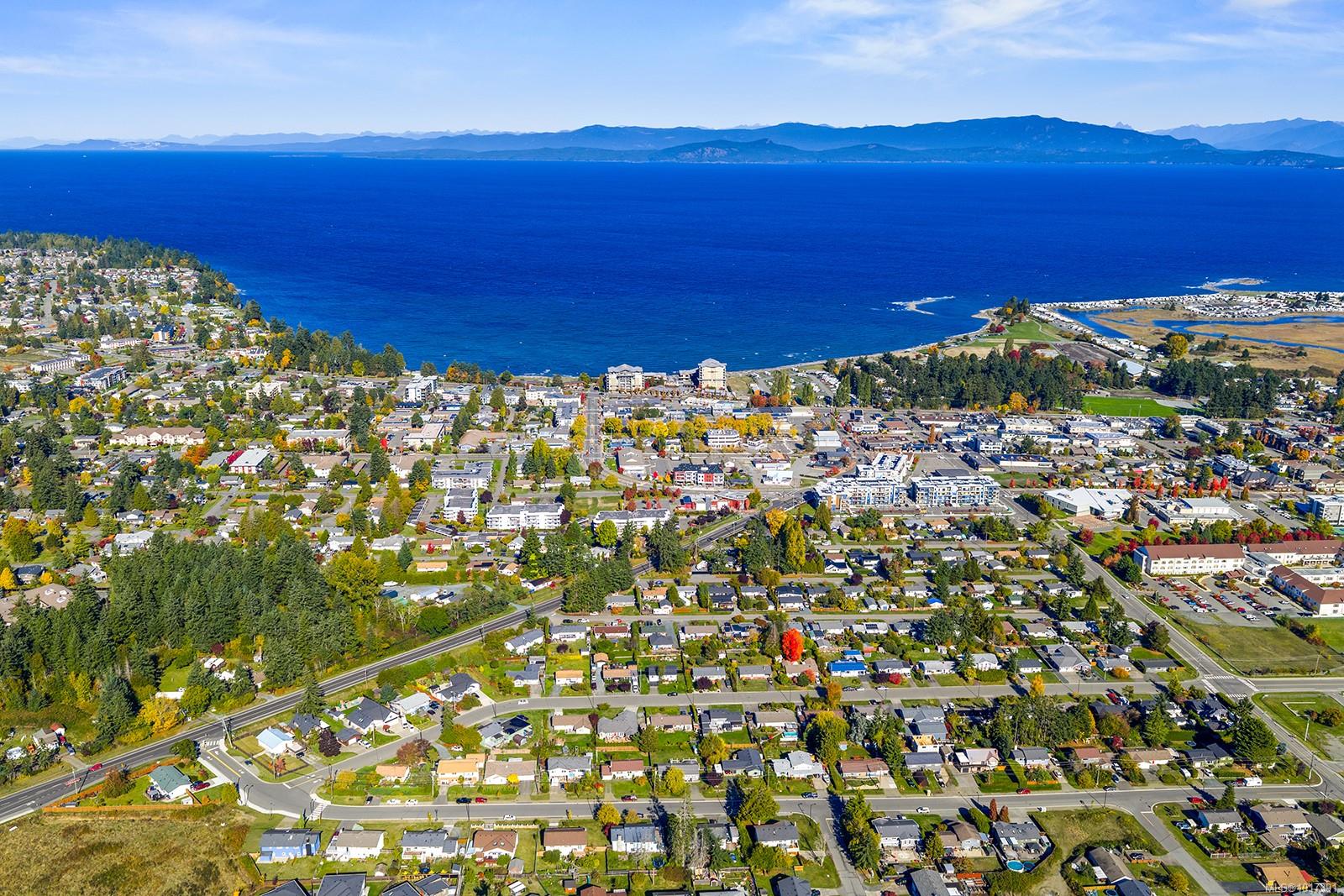 195 Moss Avenue Parksville, BC 38