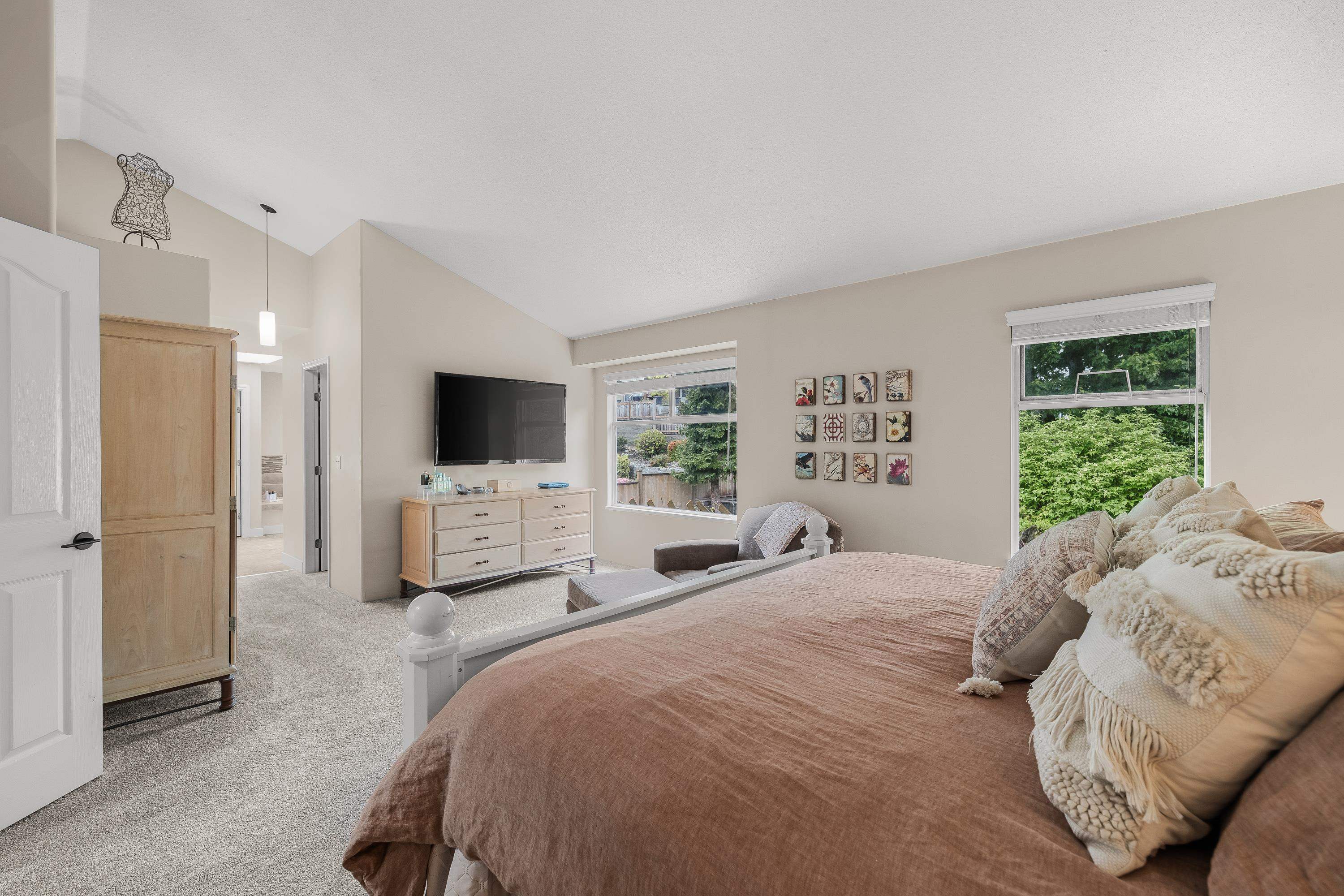 34 FOXWOOD DRIVE 25