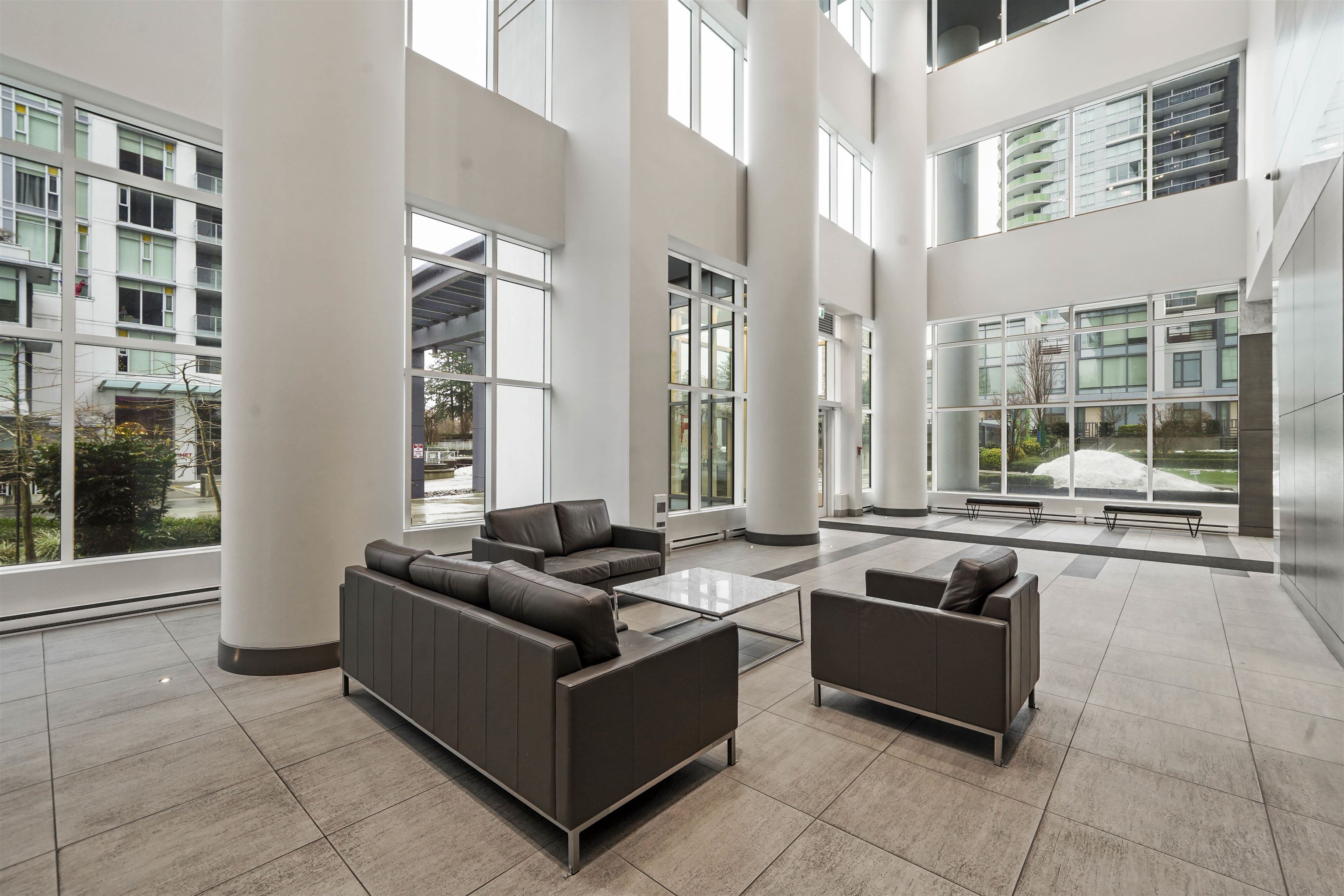 3905 4900 LENNOX LANE 31