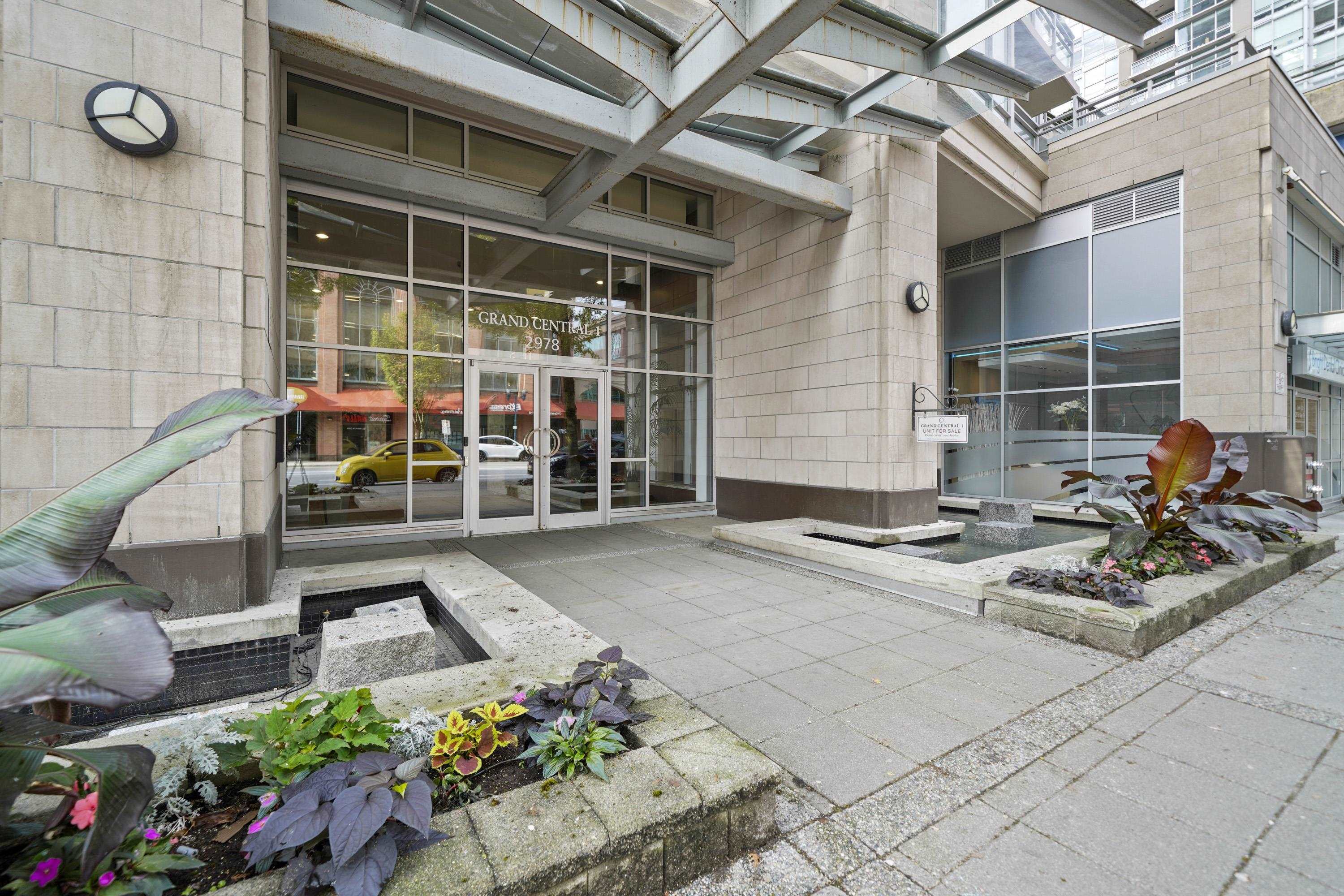 3006 2978 GLEN DRIVE 2
