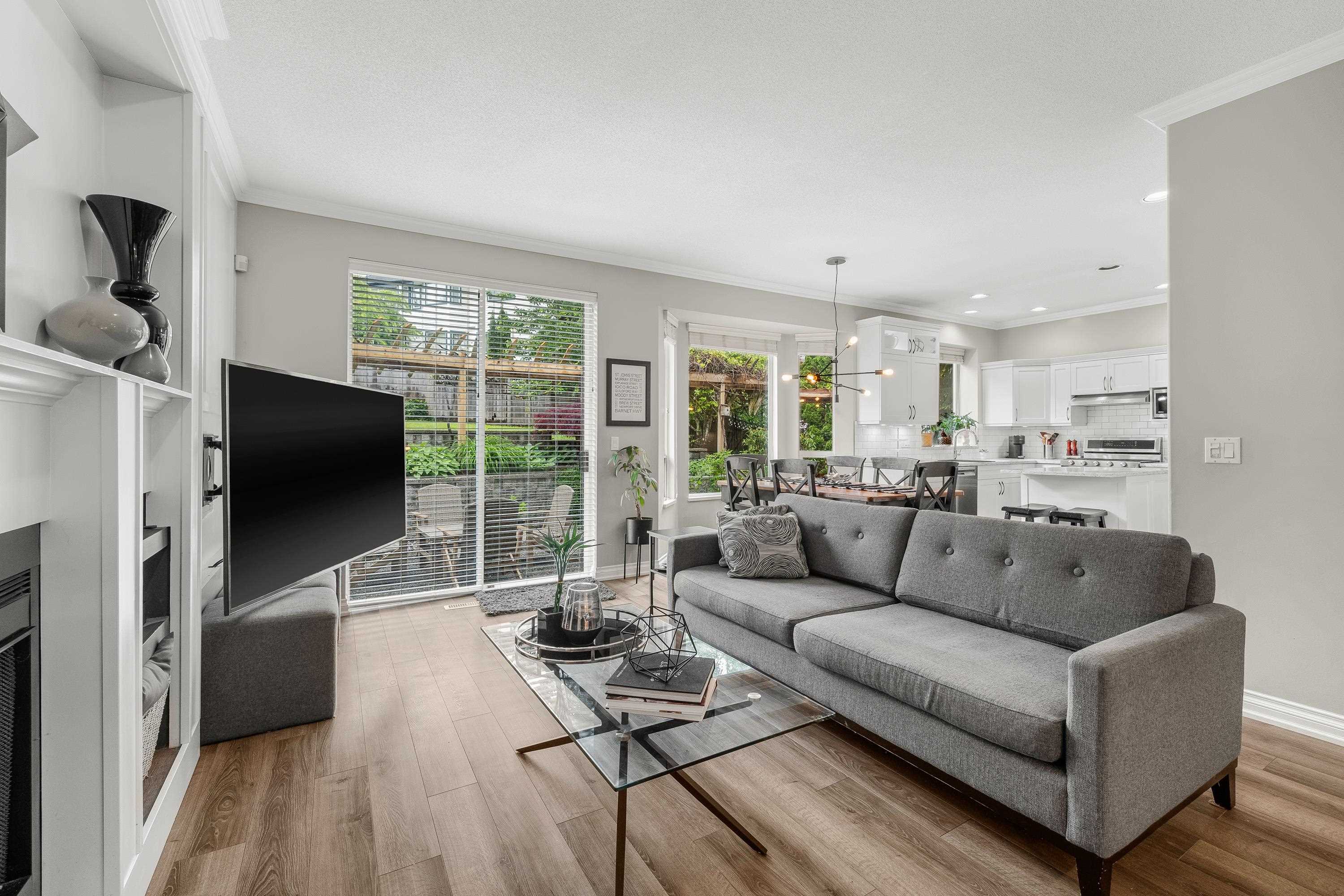 34 FOXWOOD DRIVE 4