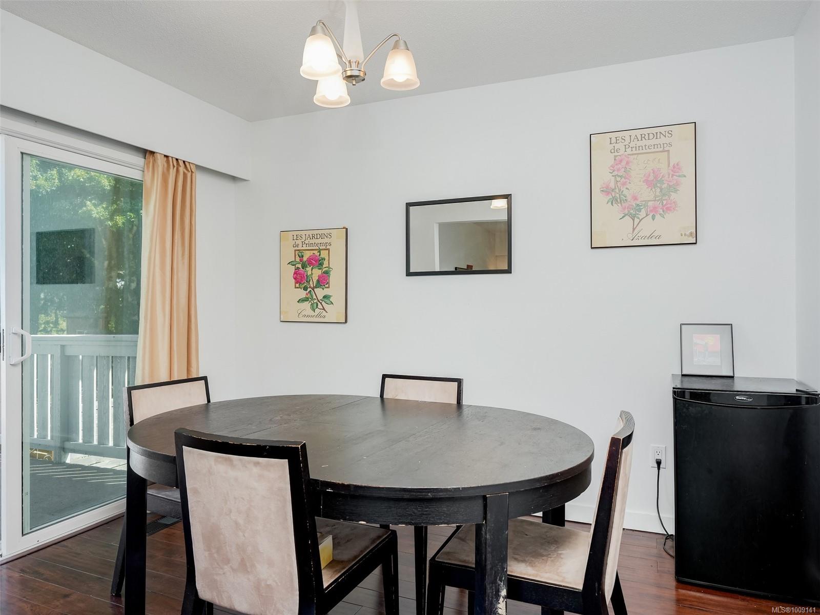 4215 Shelbourne Street Saanich, BC V8N 3E8 11