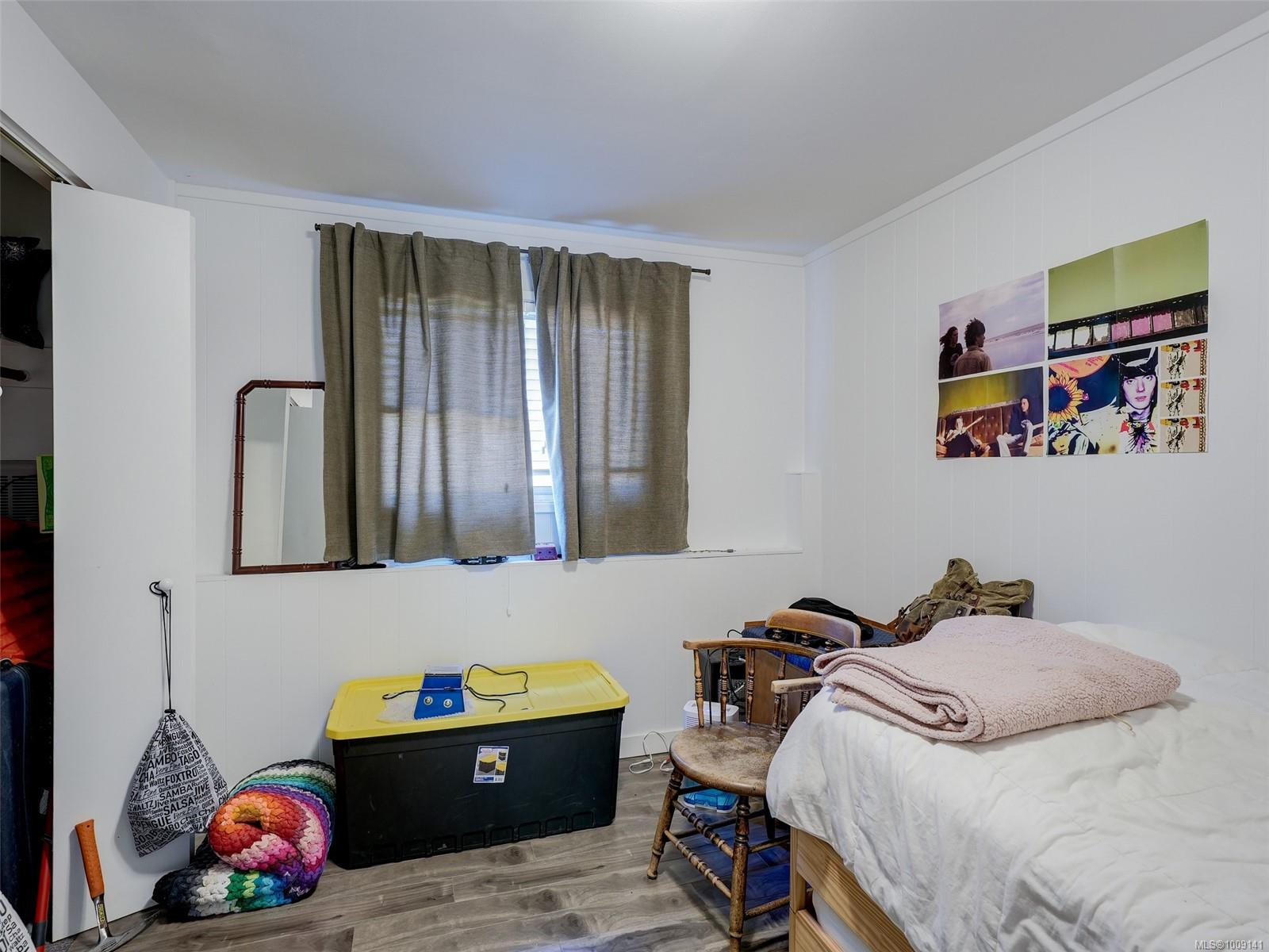 4215 Shelbourne Street Saanich, BC V8N 3E8 20
