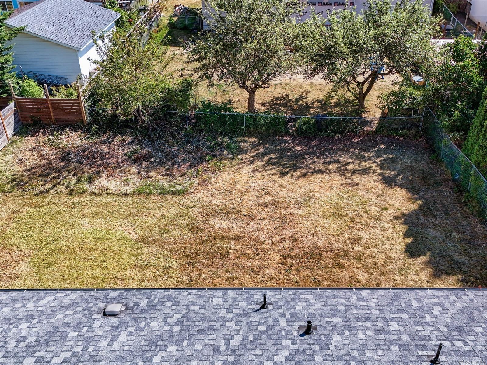 4215 Shelbourne Street Saanich, BC V8N 3E8 29