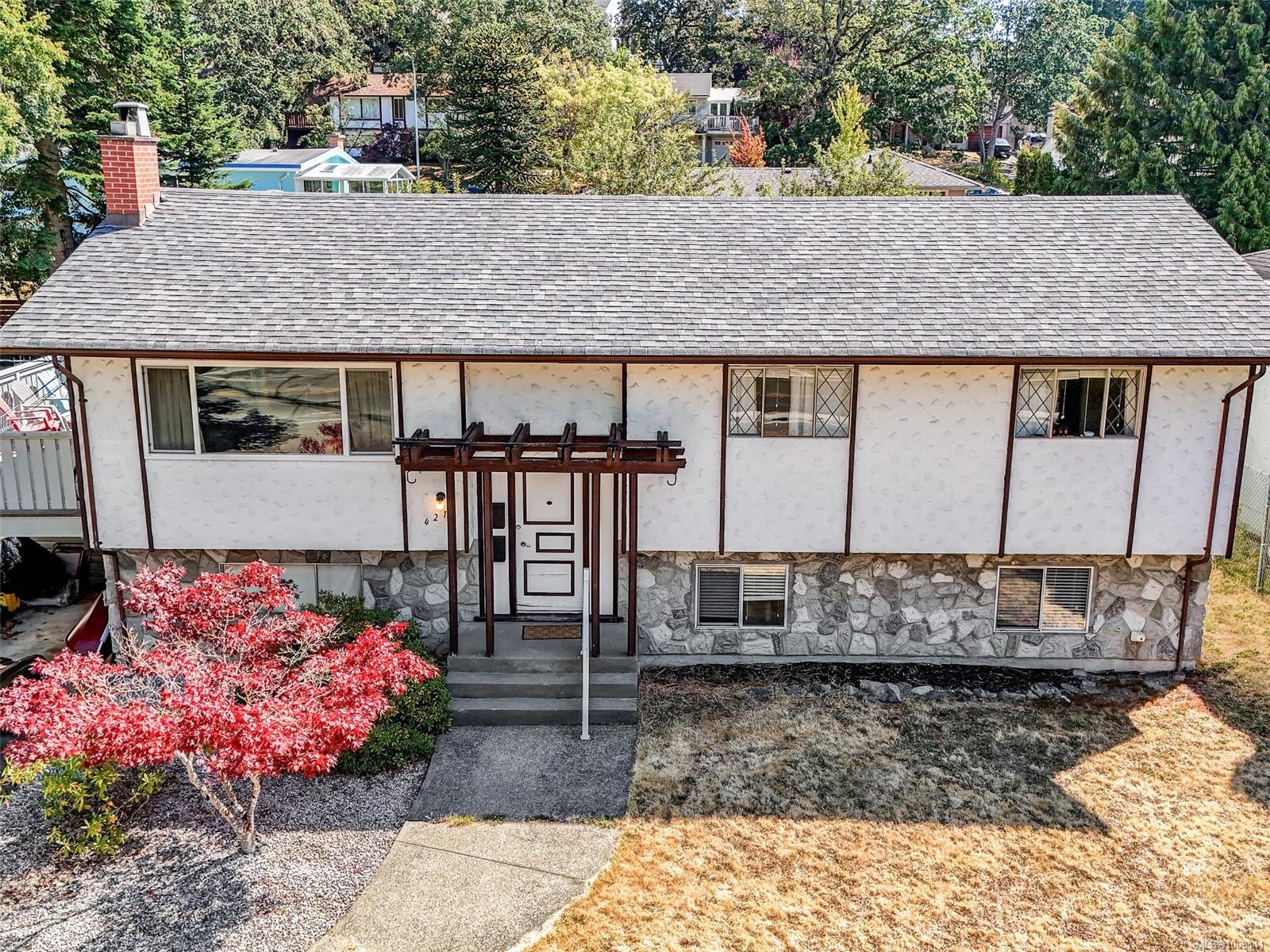4215 Shelbourne Street Saanich, BC V8N 3E8 30
