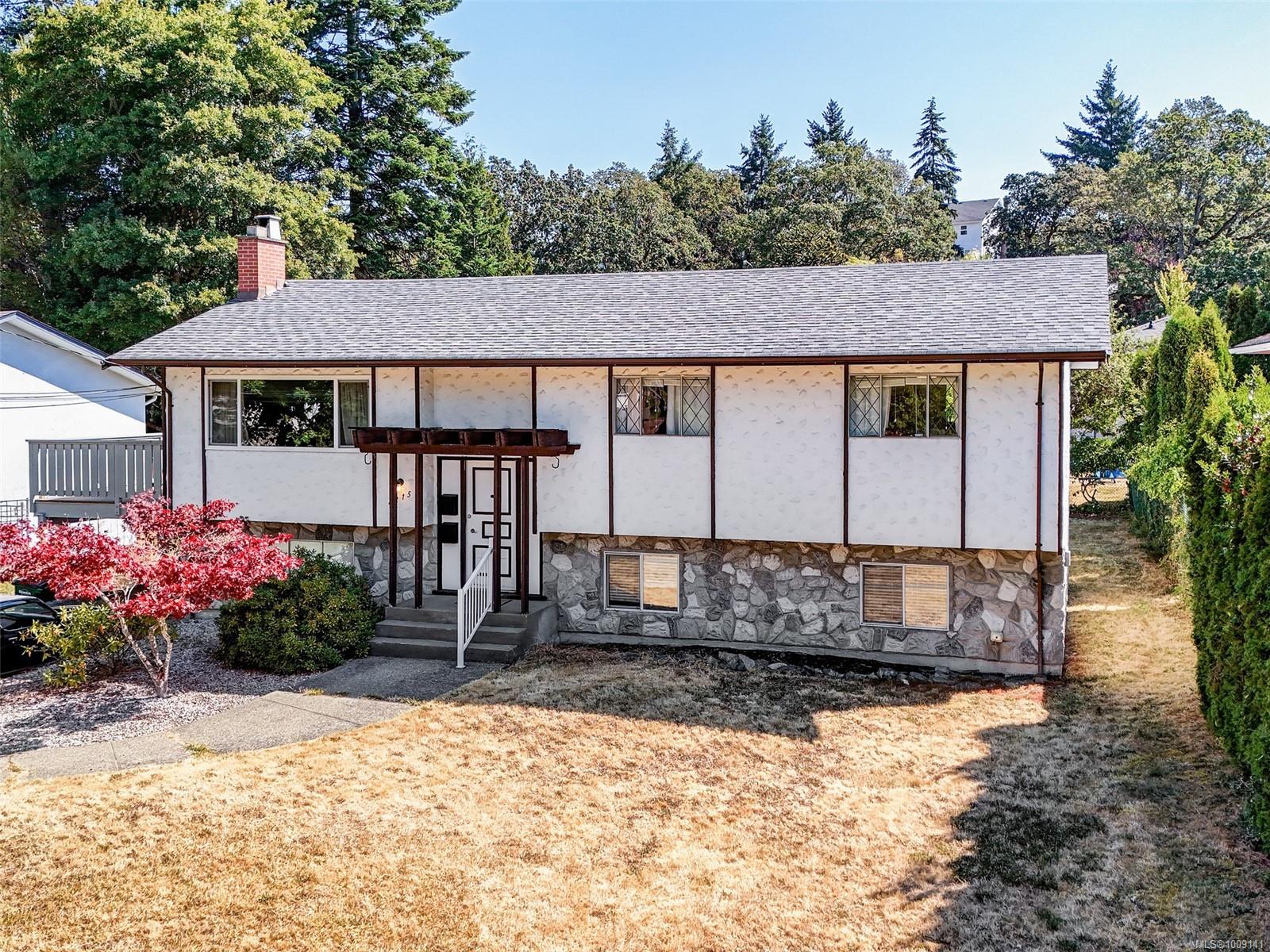 4215 Shelbourne Street Saanich, BC V8N 3E8 31
