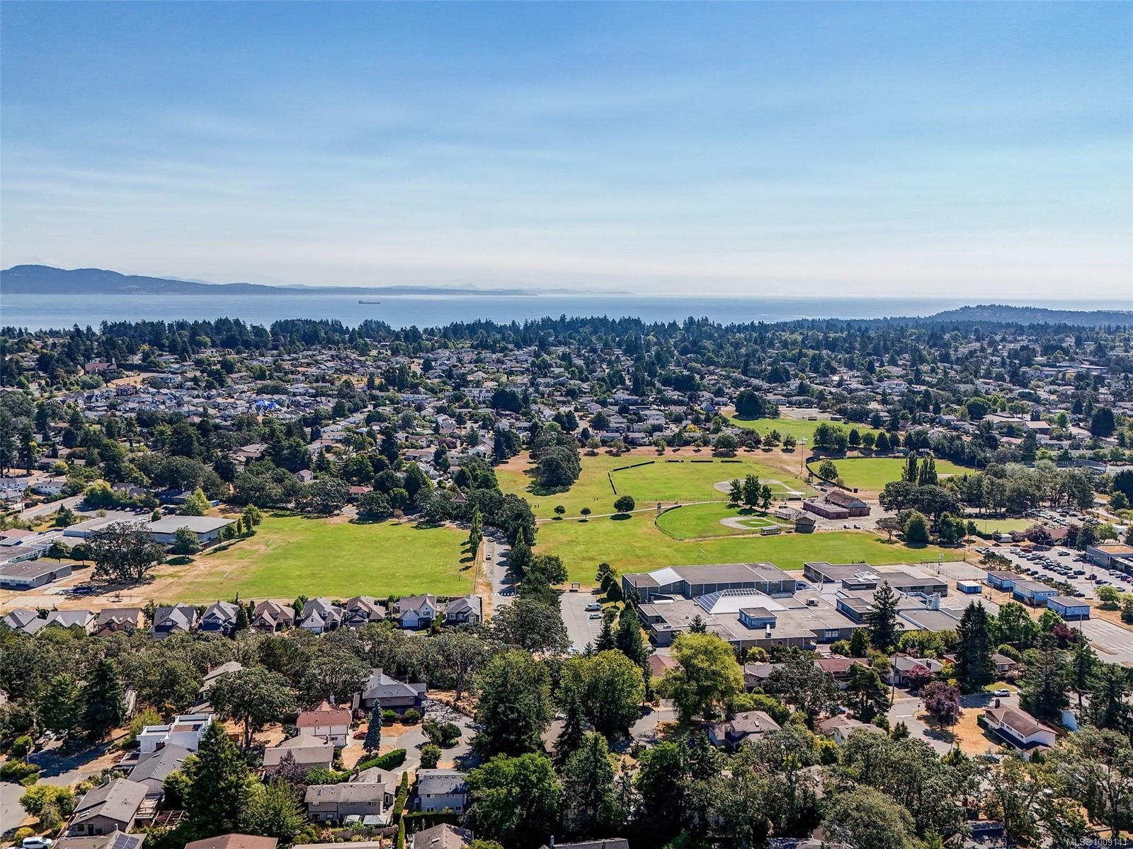 4215 Shelbourne Street Saanich, BC V8N 3E8 33