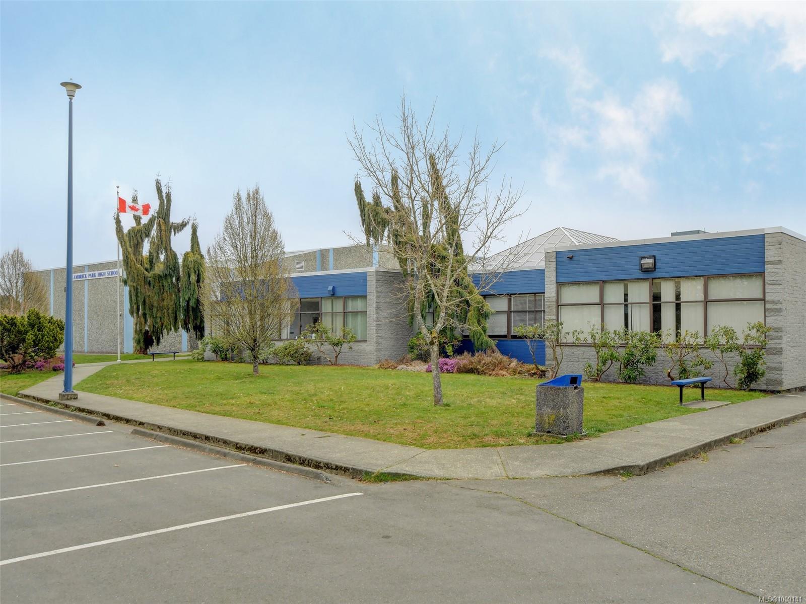 4215 Shelbourne Street Saanich, BC V8N 3E8 35