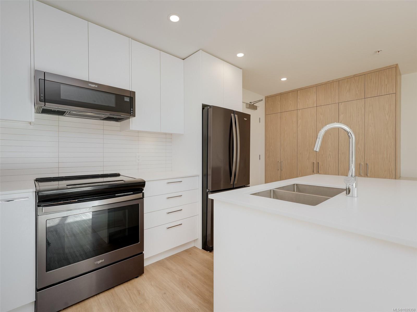 940 Reunion Avenue #211 Langford, BC 12