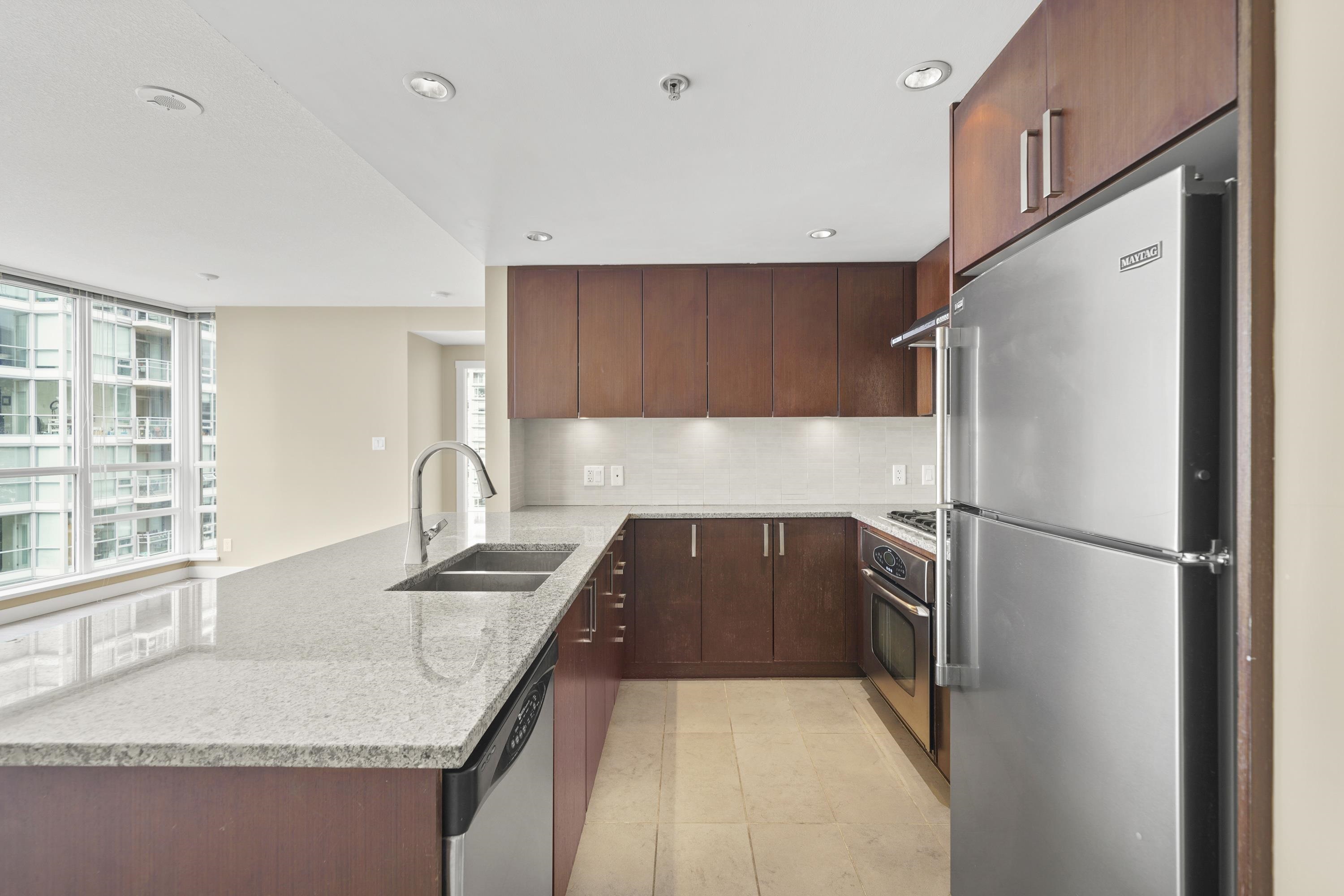 3006 2978 GLEN DRIVE 12