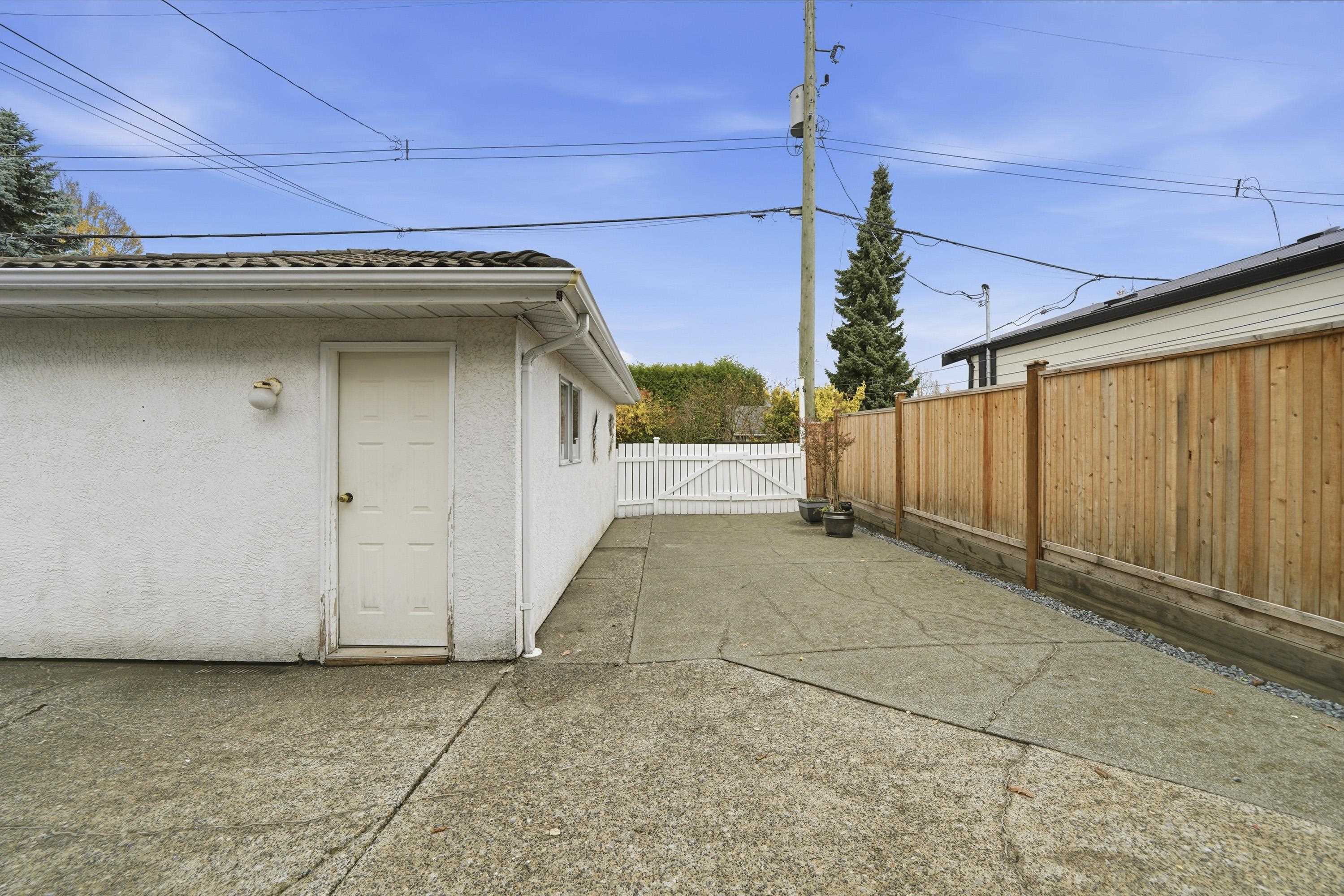 2915 CHARLES STREET 29
